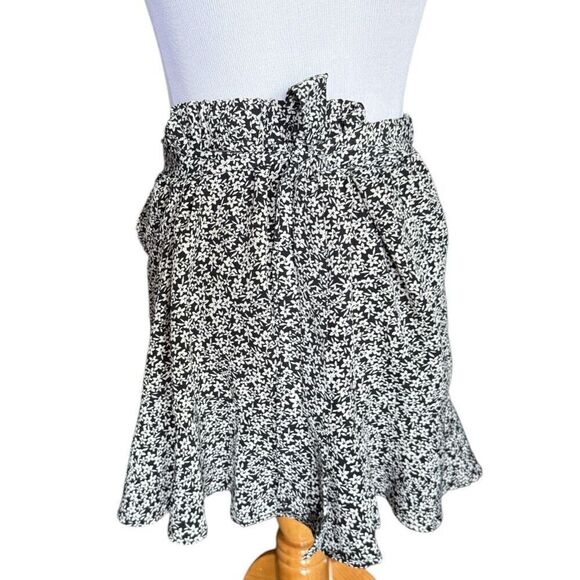 Womens Alrard Altar’d Black State Floral Print Tiered Toe Waist Mini Skirt Sz L - Picture 1 of 1